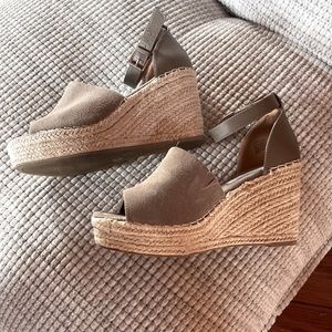 Steve Madden Wedges Jaylen Grey Suede  Size 10m